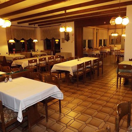 Hotel Garni Zum Reinhardswald Gewissenruh Exteriör bild